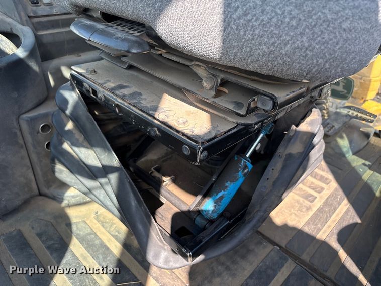 image for item DU1364 2004 John Deere 310SG backhoe