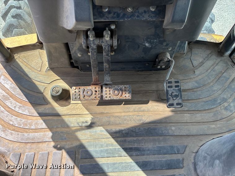 image for item DU1364 2004 John Deere 310SG backhoe