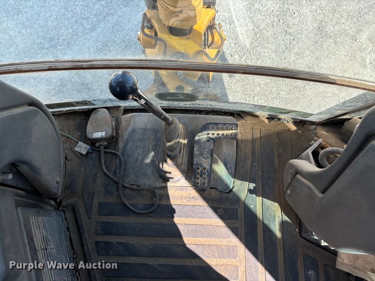 image for item DU1364 2004 John Deere 310SG backhoe