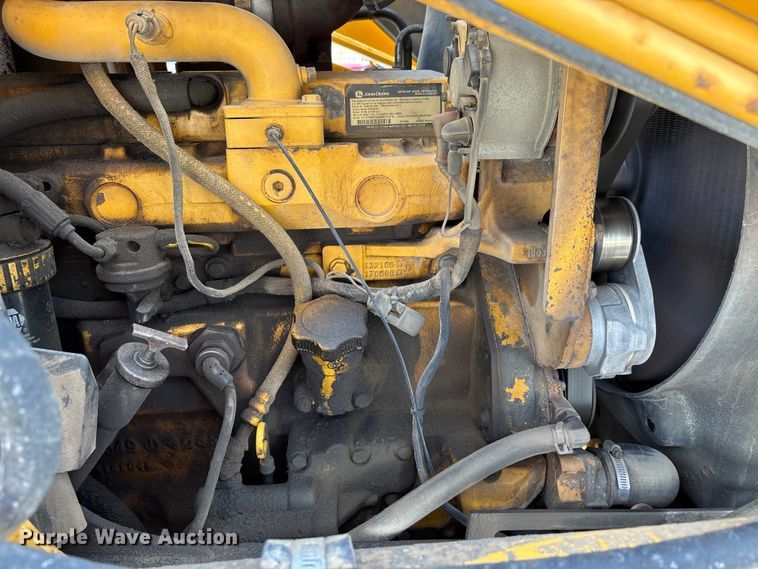 image for item DU1364 2004 John Deere 310SG backhoe