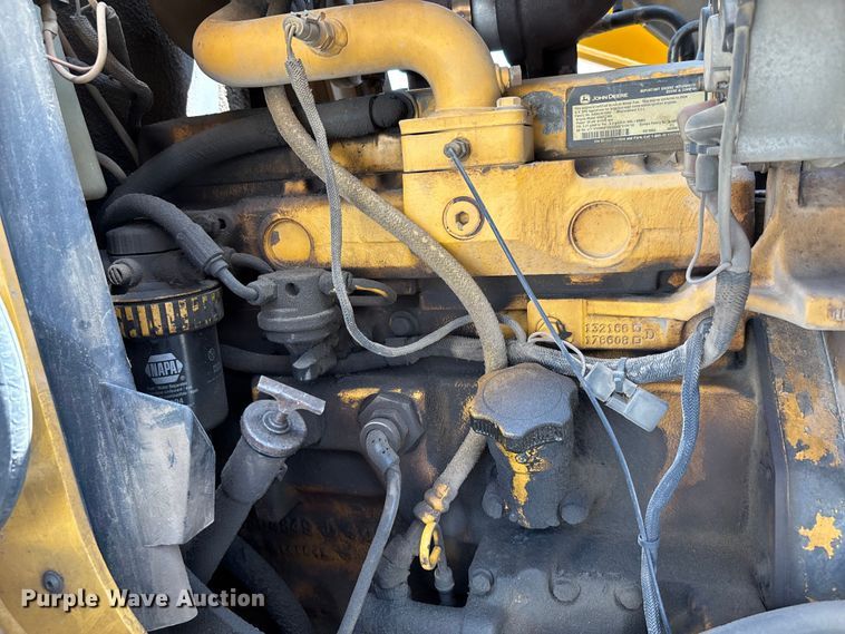 image for item DU1364 2004 John Deere 310SG backhoe