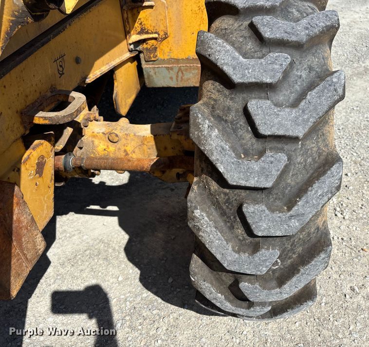 image for item DU1364 2004 John Deere 310SG backhoe