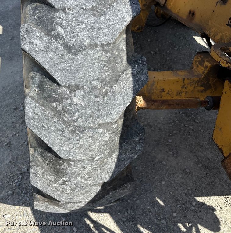 image for item DU1364 2004 John Deere 310SG backhoe