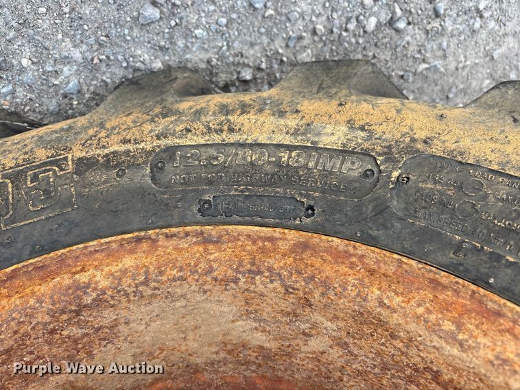 image for item DU1364 2004 John Deere 310SG backhoe