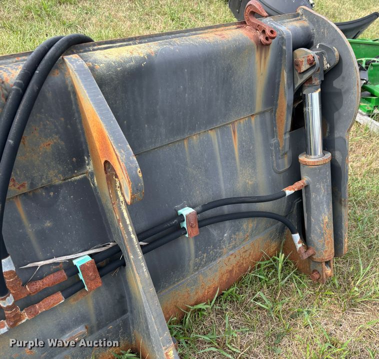 image for item DU1364 2004 John Deere 310SG backhoe