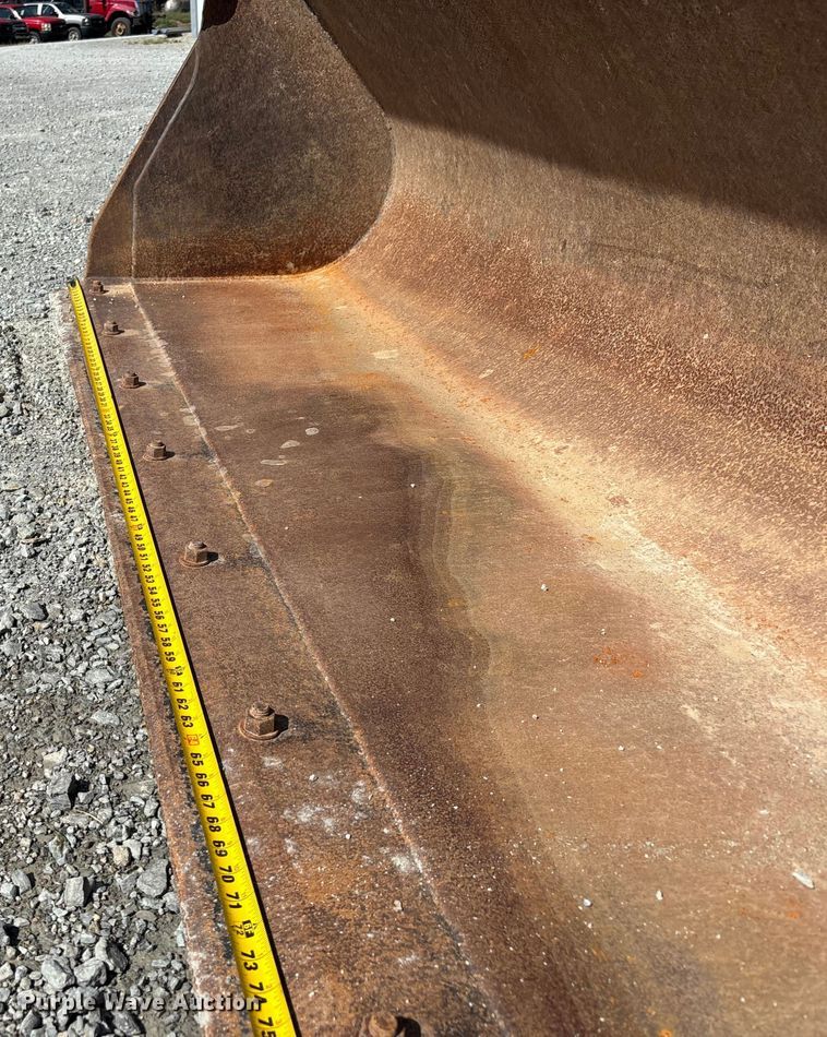 image for item DU1364 2004 John Deere 310SG backhoe