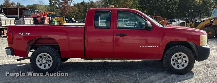 image for item DU1367 2007 Chevrolet Silverado 1500 Ext. Cab pickup truck