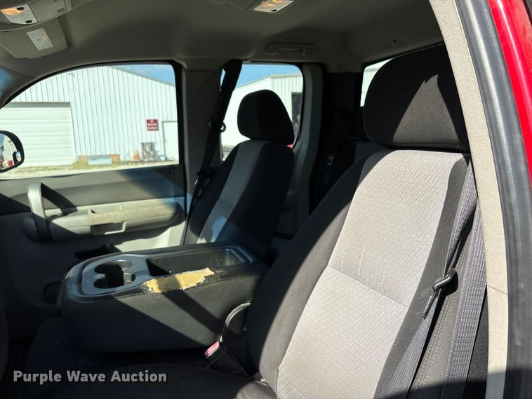 image for item DU1367 2007 Chevrolet Silverado 1500 Ext. Cab pickup truck