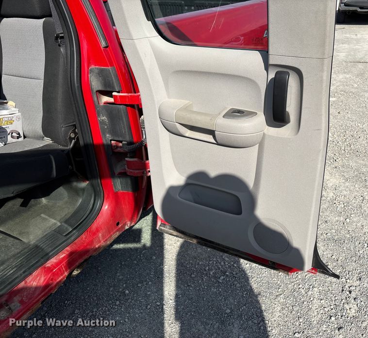 image for item DU1367 2007 Chevrolet Silverado 1500 Ext. Cab pickup truck