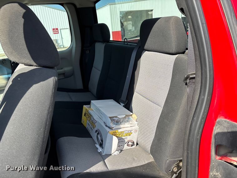 image for item DU1367 2007 Chevrolet Silverado 1500 Ext. Cab pickup truck