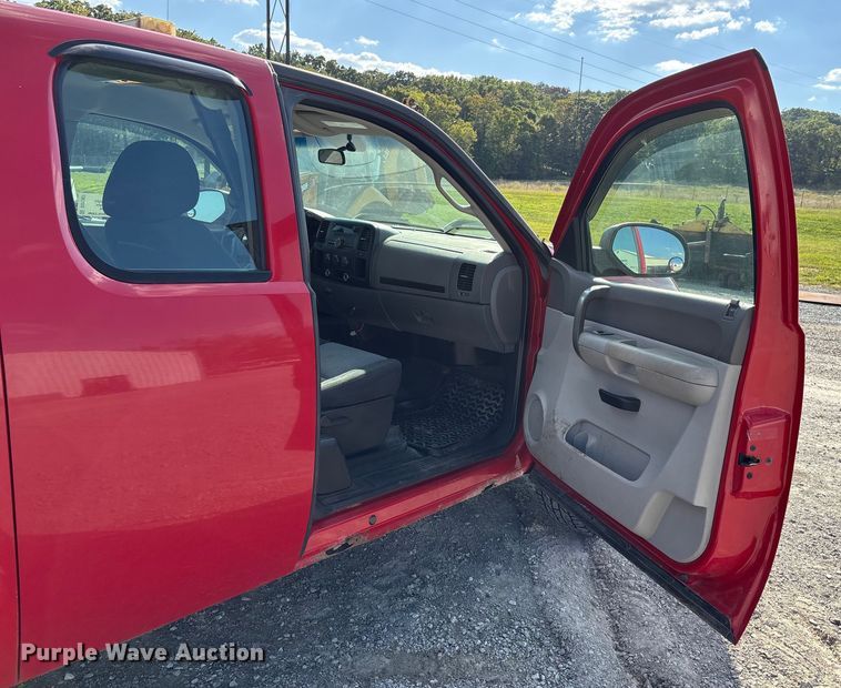 image for item DU1367 2007 Chevrolet Silverado 1500 Ext. Cab pickup truck