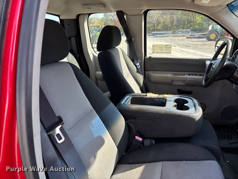 image for item DU1367 2007 Chevrolet Silverado 1500 Ext. Cab pickup truck