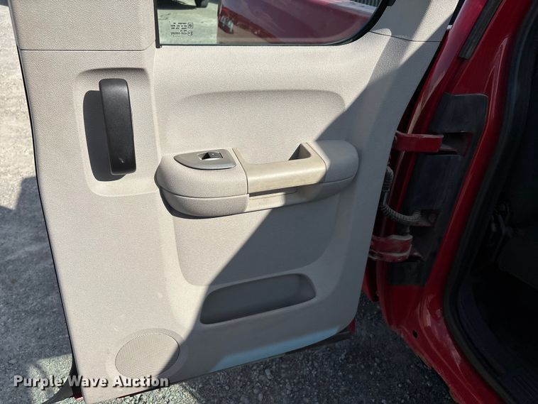 image for item DU1367 2007 Chevrolet Silverado 1500 Ext. Cab pickup truck