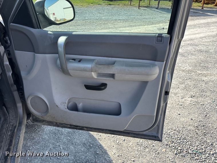 image for item DU1368 2009 Chevrolet Silverado 1500 Crew Cab pickup truck