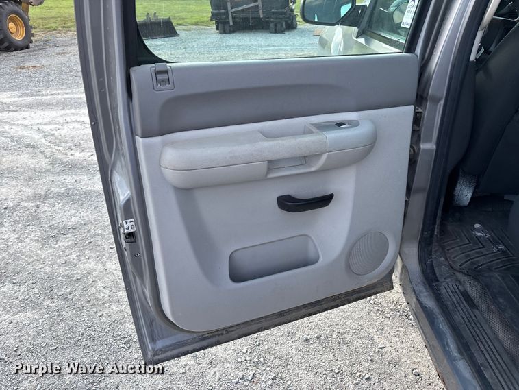 image for item DU1368 2009 Chevrolet Silverado 1500 Crew Cab pickup truck