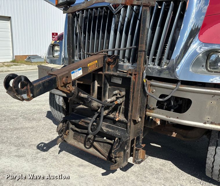 image for item DU1369 2007 International 7400 dump truck