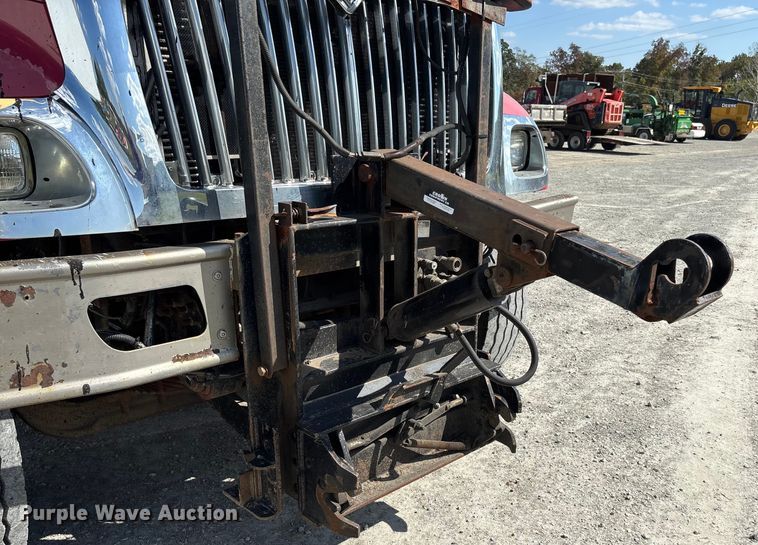 image for item DU1369 2007 International 7400 dump truck