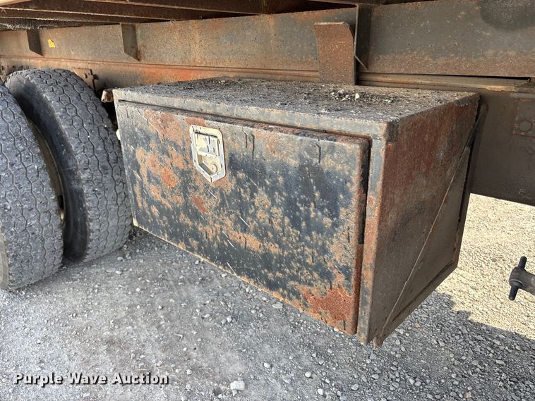 image for item DU1369 2007 International 7400 dump truck