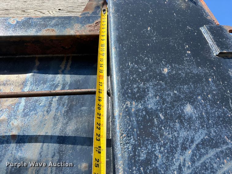 image for item DU1369 2007 International 7400 dump truck