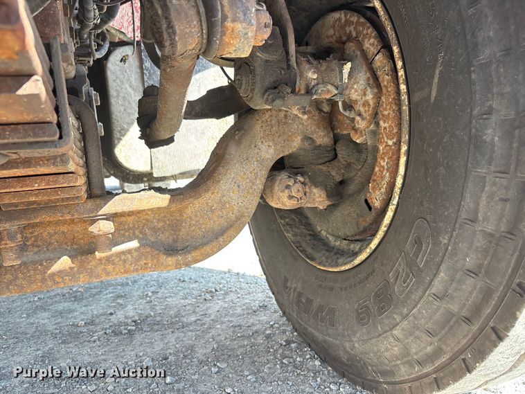 image for item DU1369 2007 International 7400 dump truck