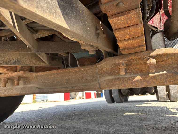 image for item DU1369 2007 International 7400 dump truck