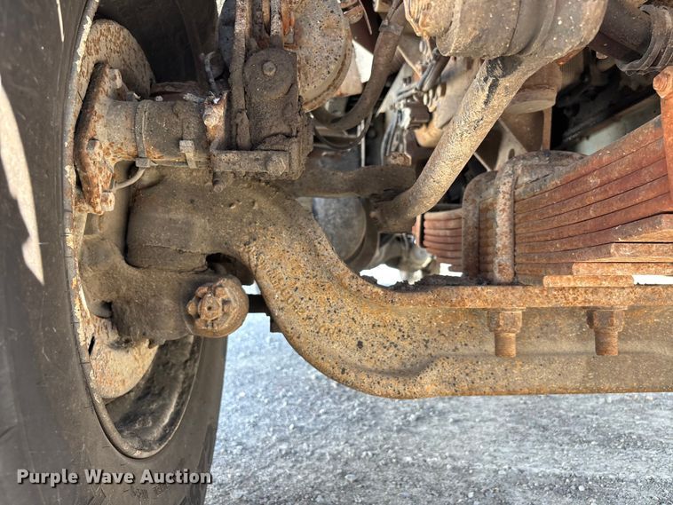 image for item DU1369 2007 International 7400 dump truck