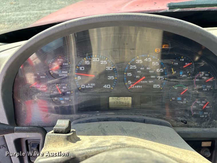 image for item DU1369 2007 International 7400 dump truck