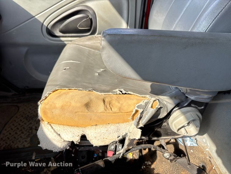 image for item DU1369 2007 International 7400 dump truck