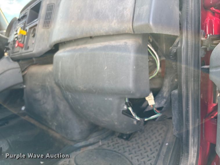 image for item DU1369 2007 International 7400 dump truck