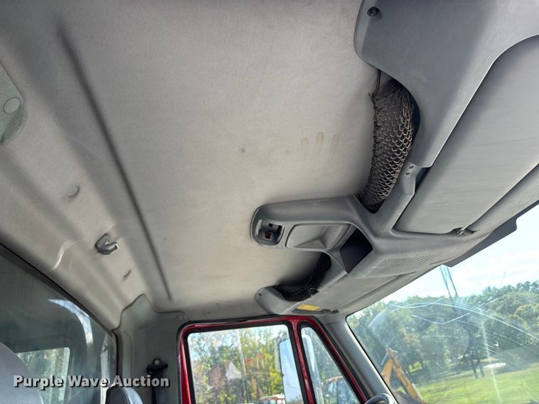 image for item DU1369 2007 International 7400 dump truck