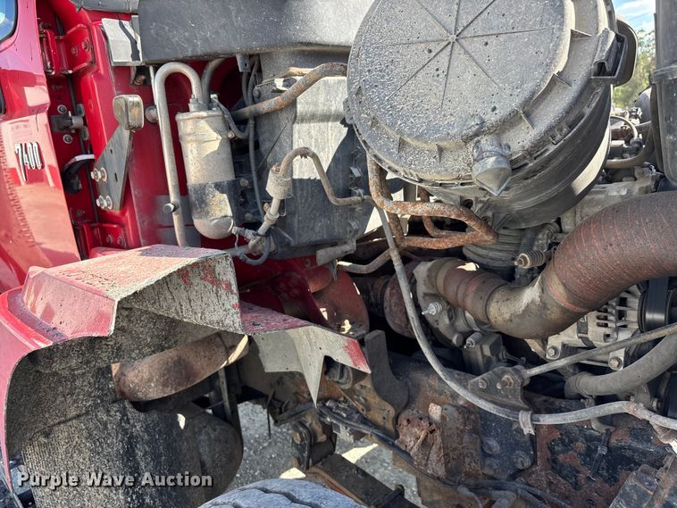 image for item DU1369 2007 International 7400 dump truck