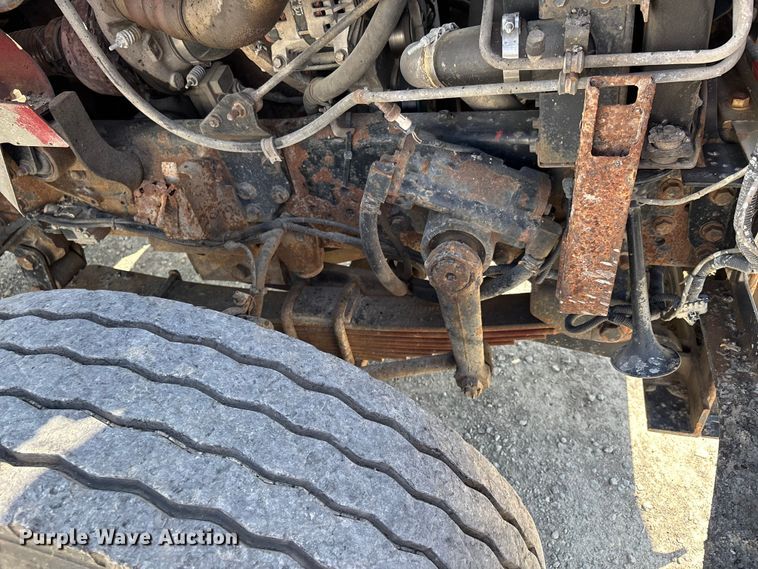 image for item DU1369 2007 International 7400 dump truck