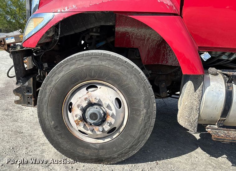 image for item DU1369 2007 International 7400 dump truck