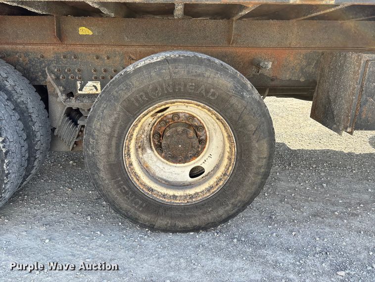 image for item DU1369 2007 International 7400 dump truck