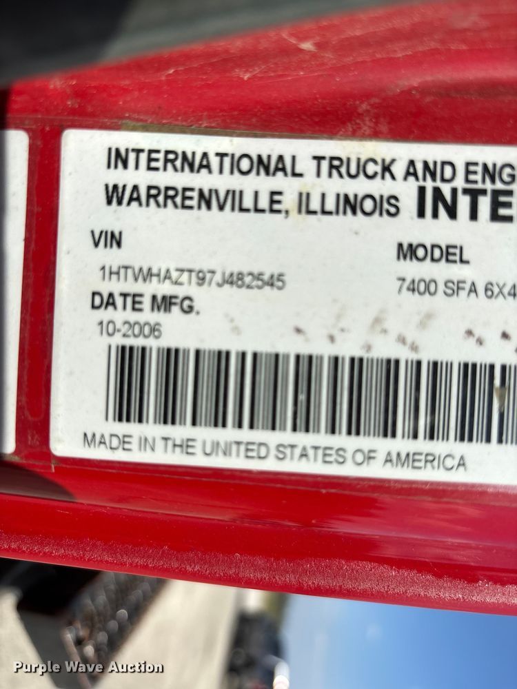 image for item DU1369 2007 International 7400 dump truck