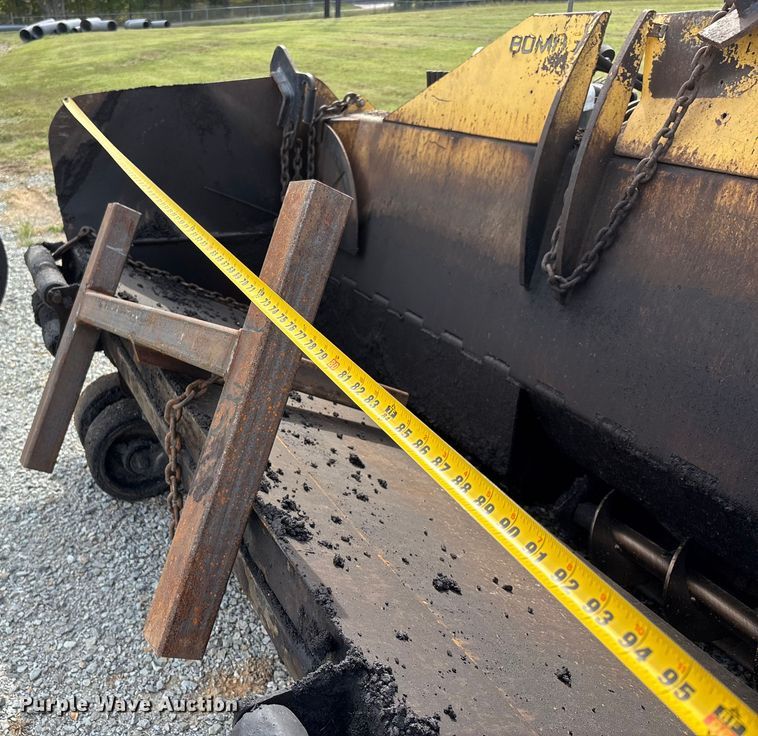 image for item DU1375 Bomag 413 paver