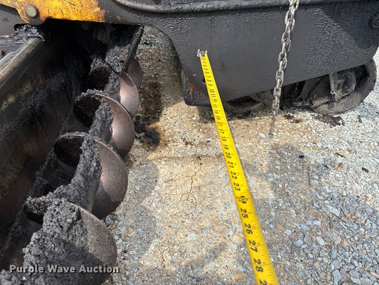 image for item DU1375 Bomag 413 paver