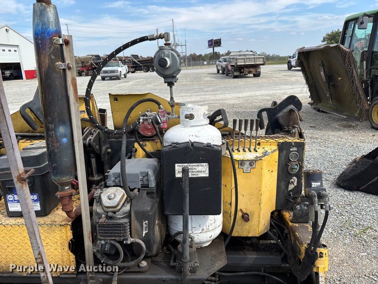 image for item DU1375 Bomag 413 paver