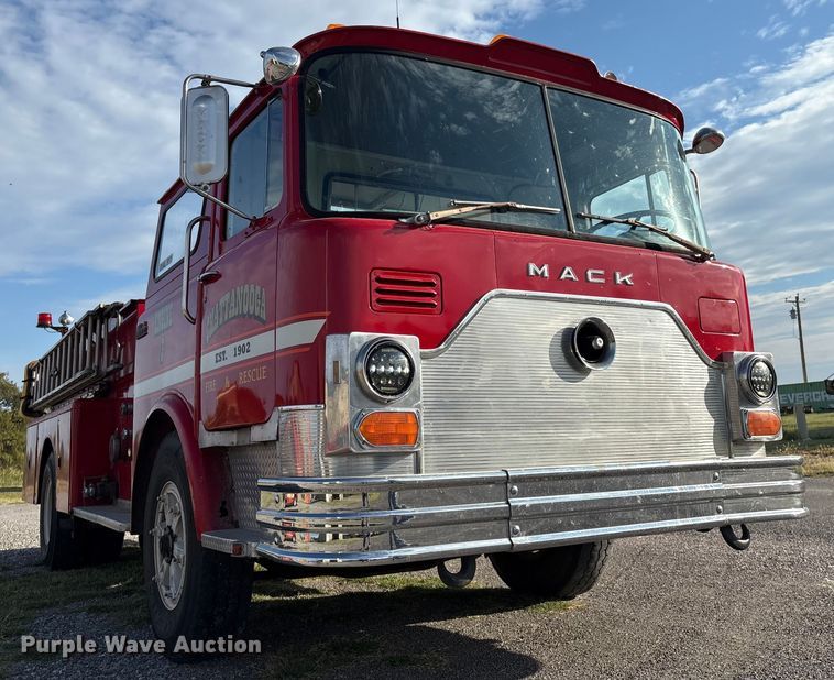 image for item DV5005 1979 Mack pumper fire truck
