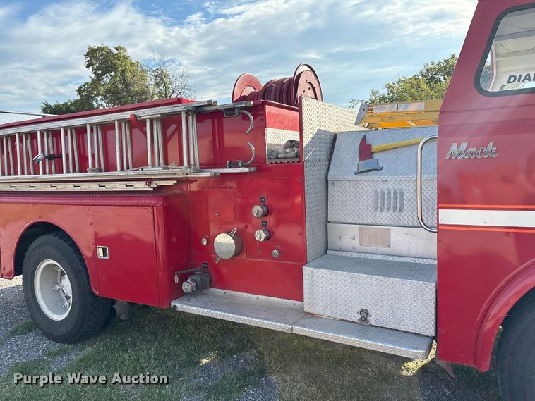 image for item DV5005 1979 Mack pumper fire truck