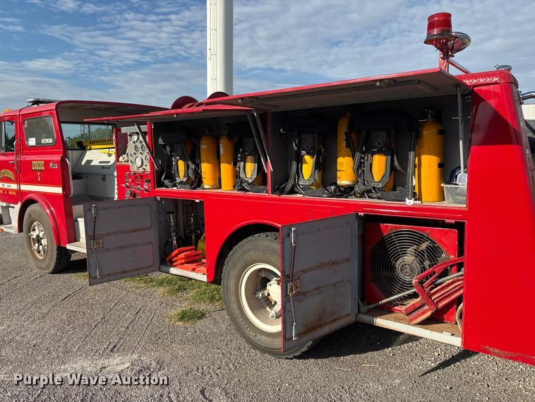 image for item DV5005 1979 Mack pumper fire truck