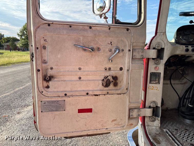 image for item DV5005 1979 Mack pumper fire truck