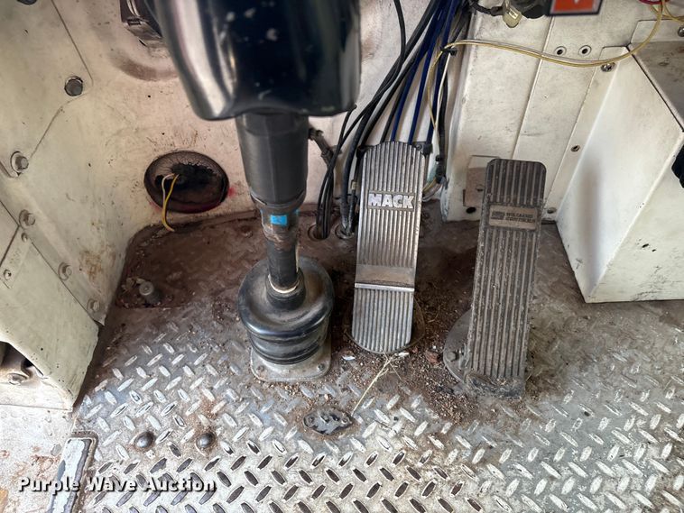 image for item DV5005 1979 Mack pumper fire truck