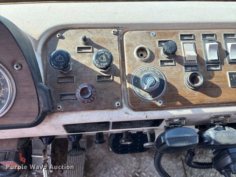 image for item DV5005 1979 Mack pumper fire truck