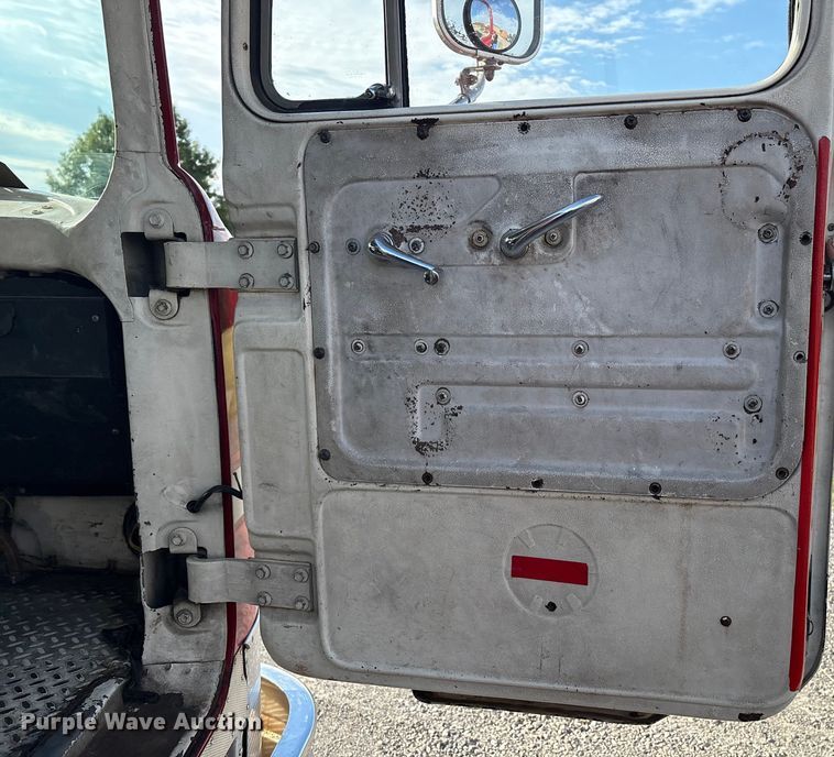 image for item DV5005 1979 Mack pumper fire truck