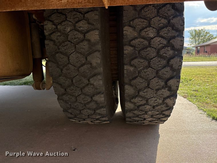 image for item DV5005 1979 Mack pumper fire truck