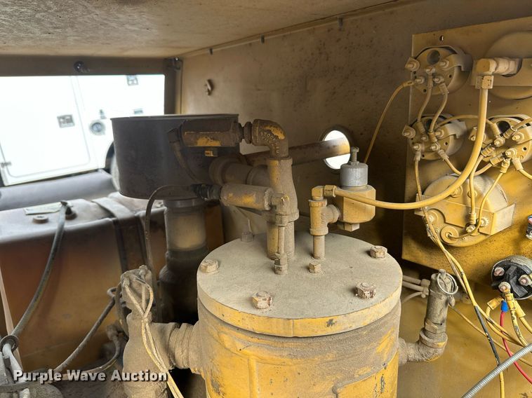 image for item DW4251 1988 Leroi 125 air compressor