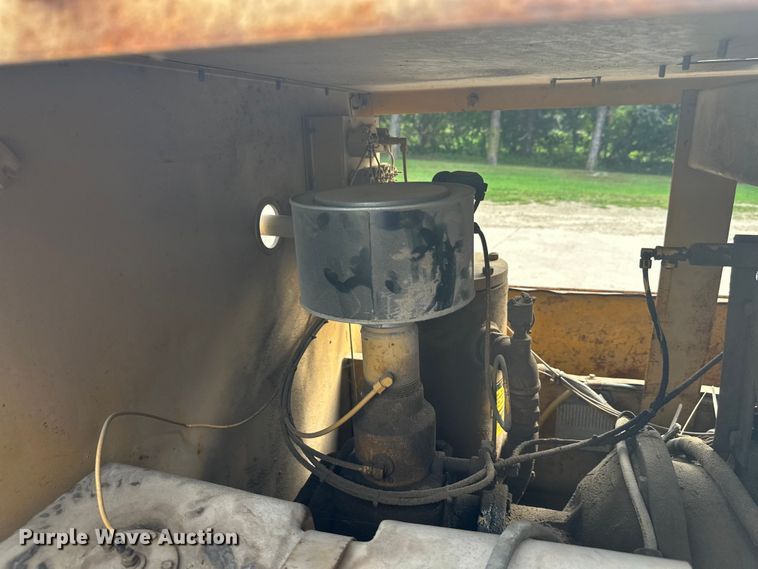 image for item DW4251 1988 Leroi 125 air compressor