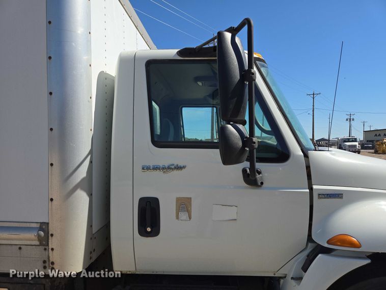 image for item DY1197 2008 International 4300 box truck
