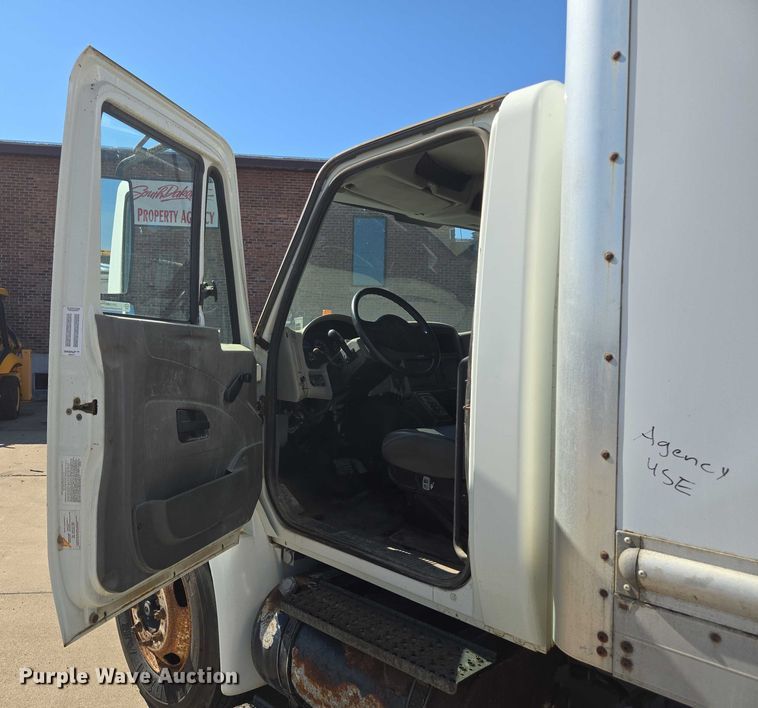 image for item DY1197 2008 International 4300 box truck